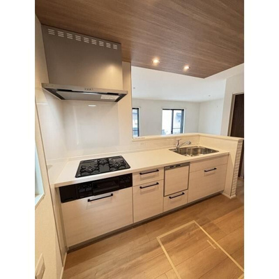 【キッチン】 | ４１９１ふじみ野市南台１棟１号棟 | コンパクトなキッチンで掃除もラクラク