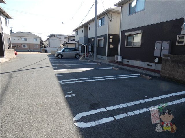 ヴィラージュ参番館の駐車場