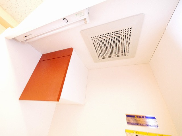 レオパレスあやめ池疋田の収納|こまごまとしたものを収納できそうですね