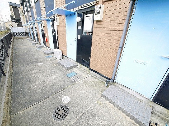 レオパレス翔のその他共用部分|毎日通るエントランスはこのようになっています