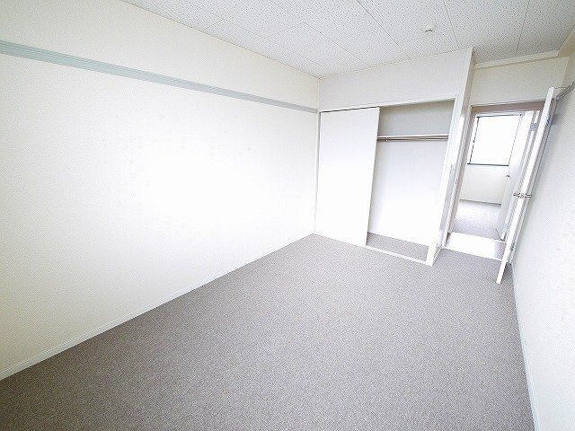レオパレス翔の洋室|広々とした洋室です