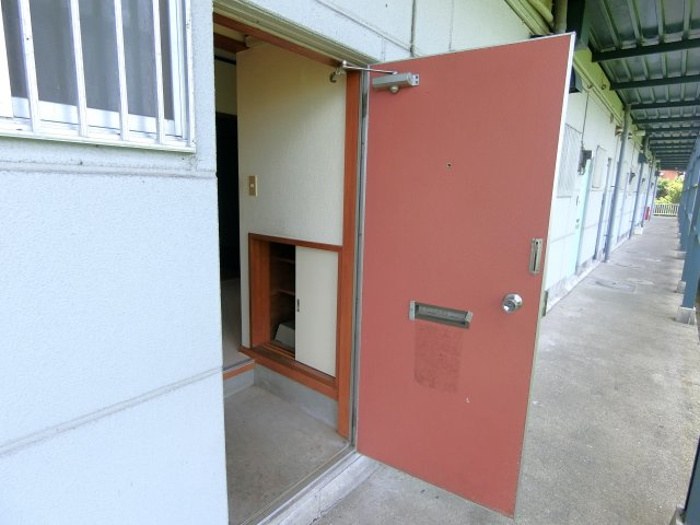 パレットハウスの玄関