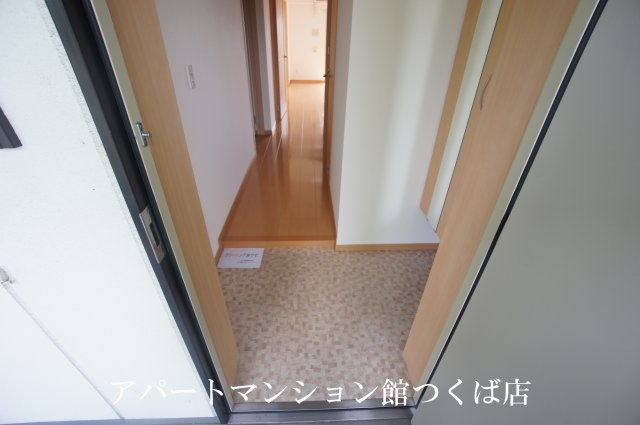 レジデンス二の宮の玄関