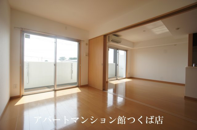 レジデンス二の宮の寝室