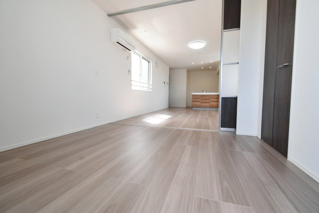 甲子園廣和レジデンスの洋室