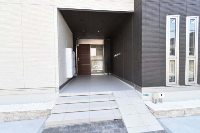 甲子園廣和レジデンスのエントランス