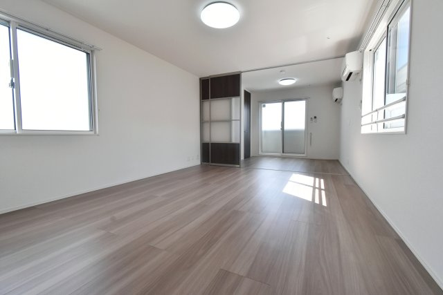 甲子園廣和レジデンスの居間・リビング