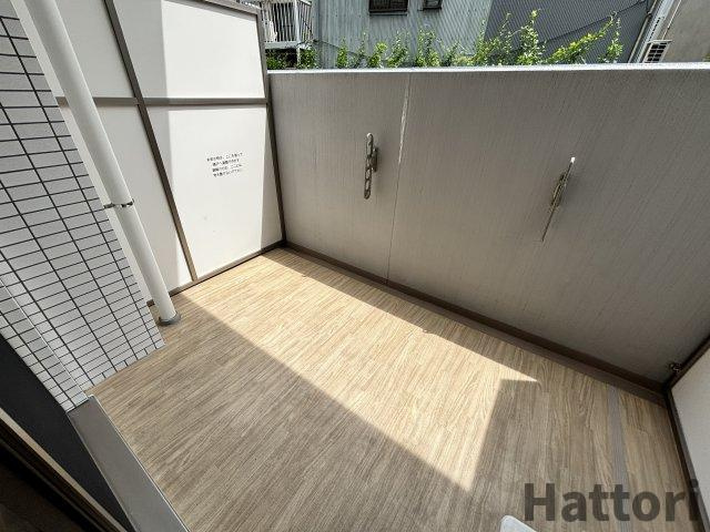 プレサンス淡路駅前のバルコニー