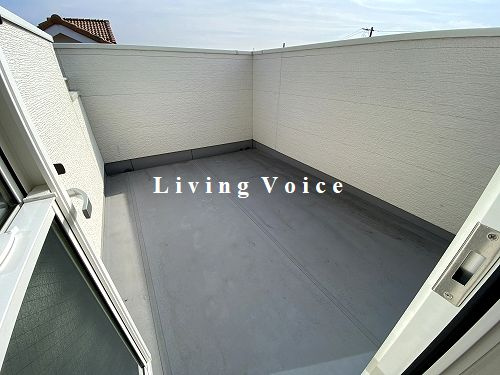 【バルコニー】 | 【仲介手数料０円】平塚市徳延23-P1　中古一戸建て　11号棟 | 平塚市徳延23-P1　中古一戸建て　