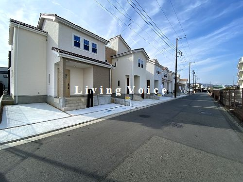 【前面道路含む現地写真】 | 【仲介手数料０円】平塚市徳延23-P1　中古一戸建て　11号棟 | 平塚市徳延23-P1　中古一戸建て
