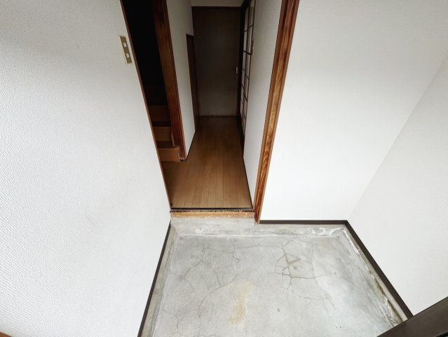 広島市安芸区船越南３丁目の一戸建ての玄関