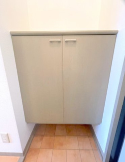 【玄関】 | ハイエスト5Ｂ棟　202 | シューズボックス有り♪
