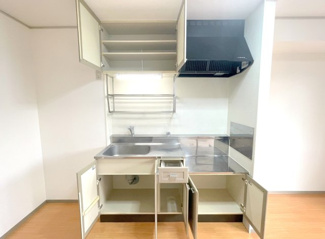 【居間・リビング】 | ハイエスト5Ｂ棟　202 | 明るいキッチン♪