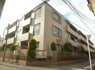 【外観】 | 鉄筋コンクリート造のガッチリとした建物。