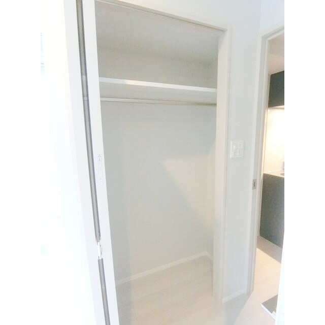 Log横浜駅東の内装