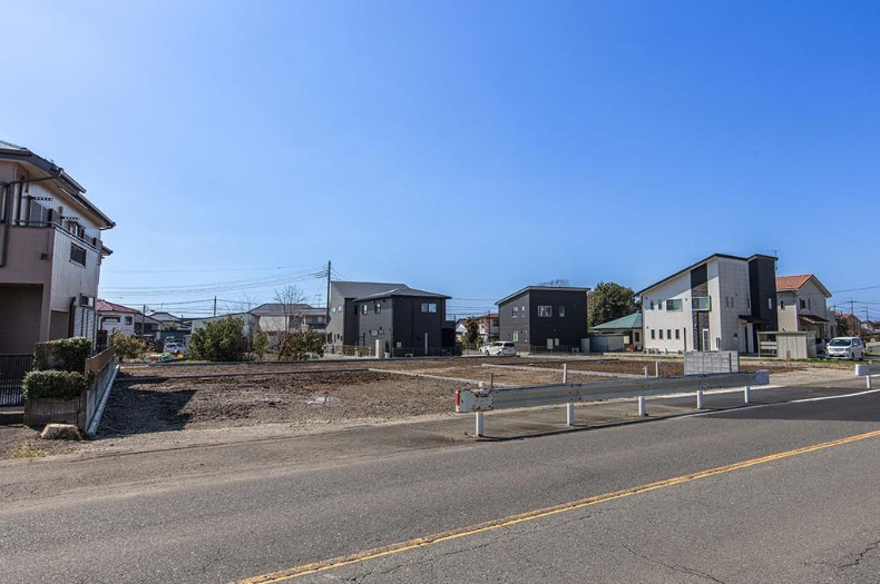 敷地面積６７～８９坪　売地　川越市石田本郷の前面道路含む現地写真|前面道路含　北側11～15ｍ公道