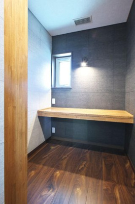 【内装】 | 天童市芳賀タウン南【モデルハウス】 | 集中力の高まりそうな書斎ですね。