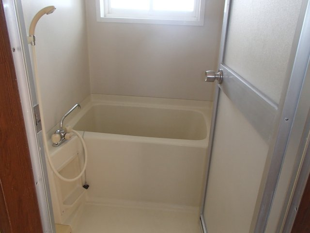 アーバンハイツの浴室|コンパクトで使いやすいお風呂です