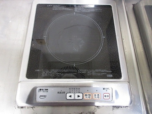 ライオンズマンション新大阪第５の設備|IHクッキングヒータ　※前回募集時／２０２２年１０月の写真