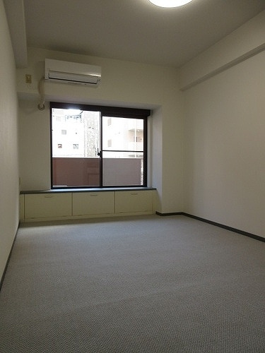 ライオンズマンション新大阪第５の居間・リビング|洋室約７．０畳　※前回募集時／２０２２年１０月の写真