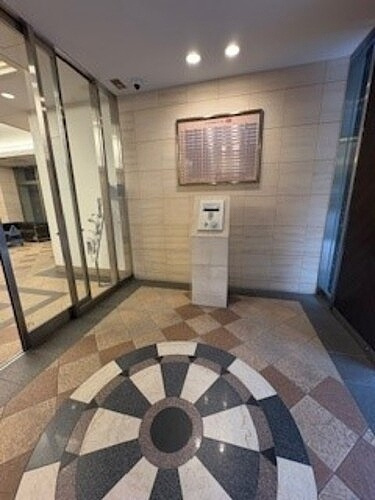 セレッソコート新大阪のエントランス