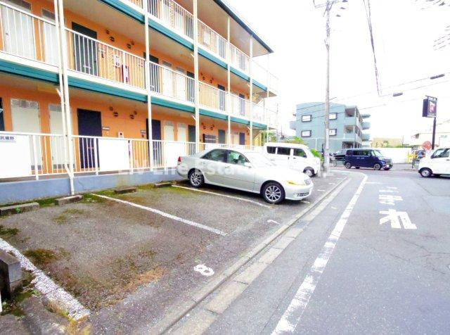 ヴィラ武蔵野の駐車場