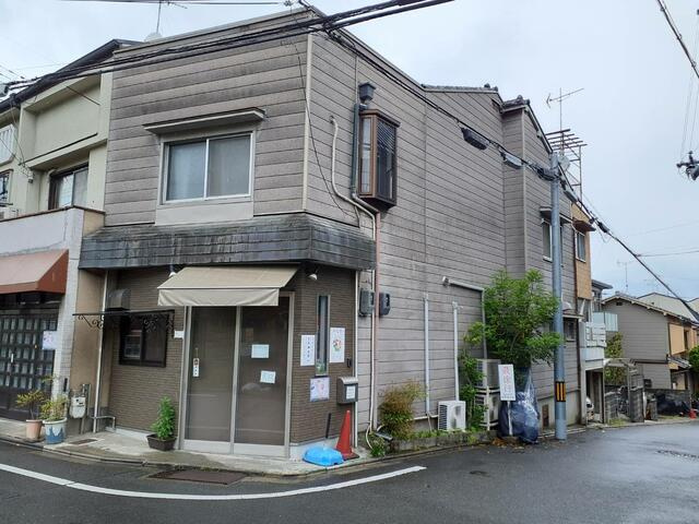 鷹峯旧土居町　店舗付き住宅