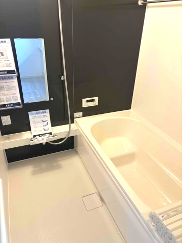 玉村町11期（全１棟）１号棟の浴室|1坪サイズなので、お子様とご一緒の入浴でもゆったりできます。また、断熱性の良い仕様の為、入浴時間が違う場合でも温度を温かく保てます(^^♪
