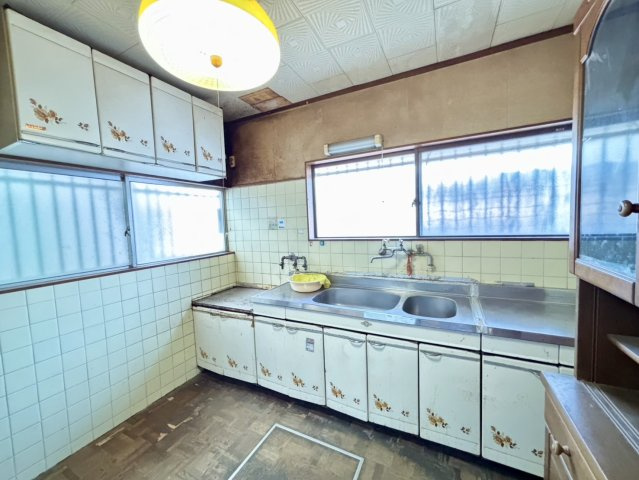 岸和田市南町　中古戸建のキッチン