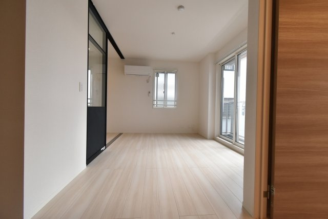 ヴィクトワール庄の居間・リビング