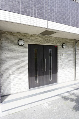 【エントランス】 | SIN-City AZEST上板橋 | きれいに整備されたエントランス