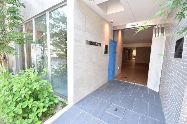 レジデンス朝潮橋のエントランス