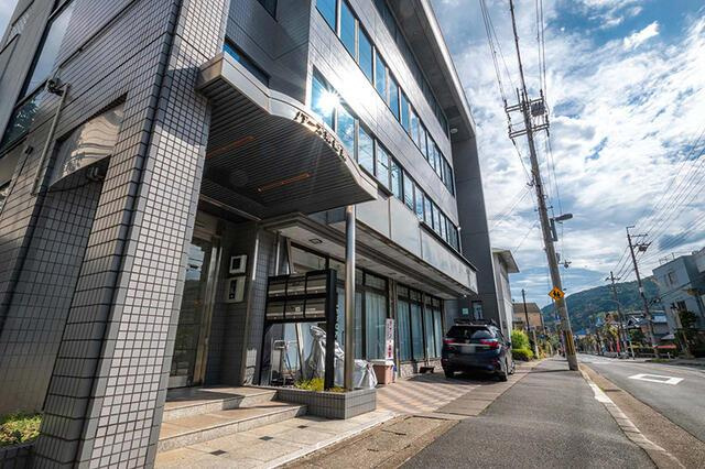 清水焼団地を一望できる事業用ビル