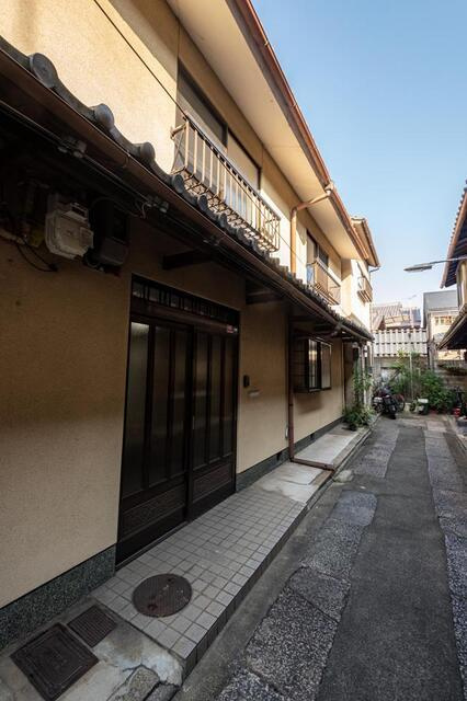 大宮通三条上る貸家