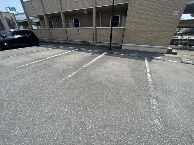 サンテ・レザンジュ　Ａ棟の駐車場