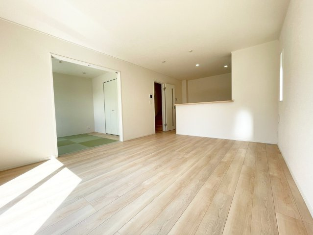 富士宮市万野原新田第29　新築戸建　全７棟　4号棟の居間・リビング|2025現地撮影/7/14撮影