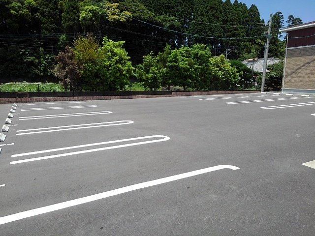 フロスティの駐車場