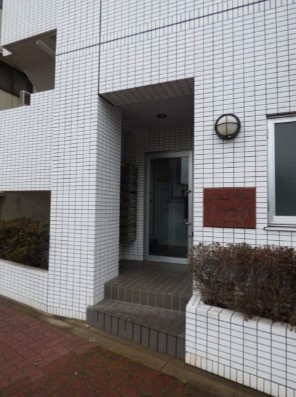 ミリオンコート中村橋のエントランス