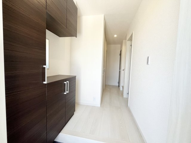 八田寺町1号棟の玄関