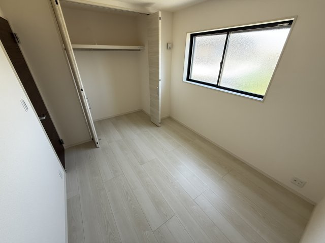 八田寺町1号棟の洋室