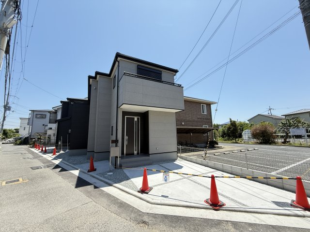八田寺町1号棟の前面道路含む現地写真