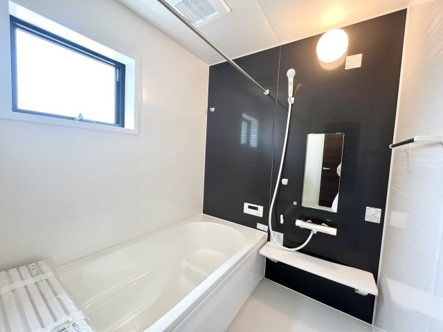 八田寺町1号棟の浴室