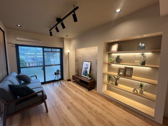 外見より中身重視派の方はどうぞ【扶桑ハイツ南太田】デザインリノベの居間・リビング