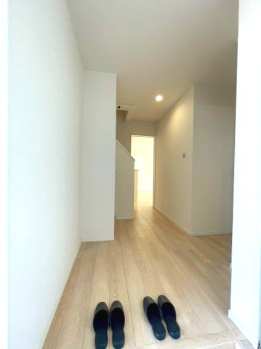 富士宮市万野原新田第29　新築戸建　全７棟　5号棟の玄関|現地撮影