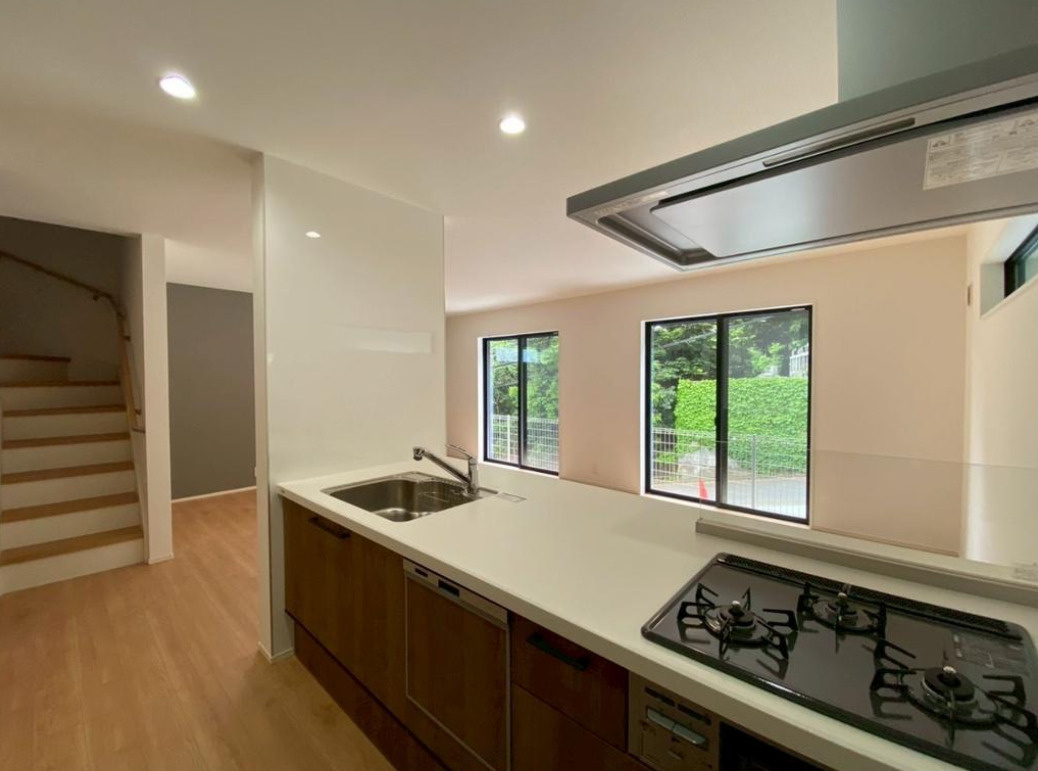 横浜市港北区大曾根台 新築戸建て【仲介手数料無料】カースペース3台