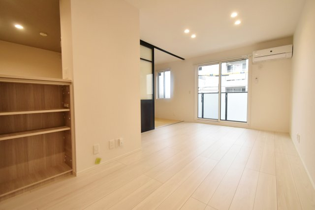 トリシア上甲子園の居間・リビング