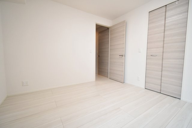 トリシア上甲子園の洋室