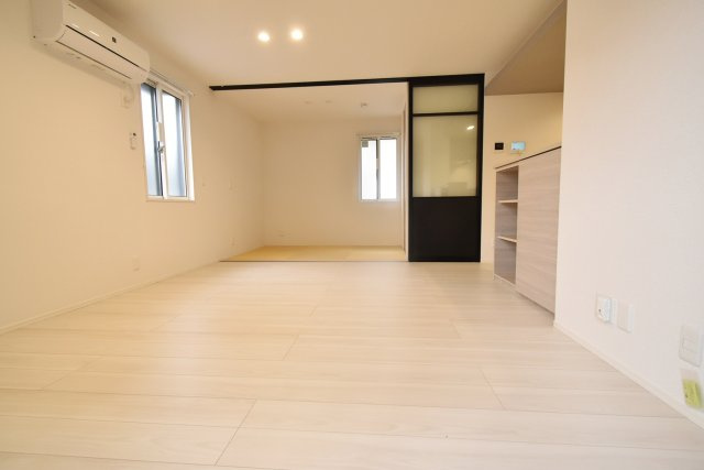 トリシア上甲子園の居間・リビング