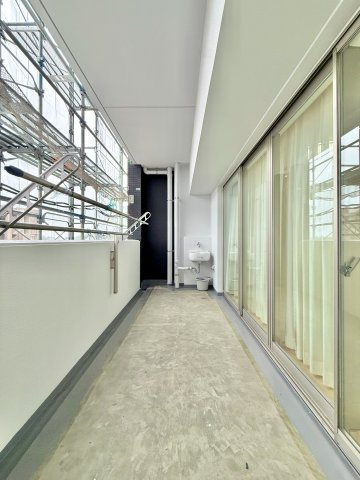 プレミスト八幡駅マスターズプレイスのバルコニー|広々としたバルコニー！現在、大規模修繕中です！！