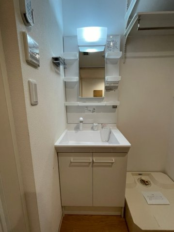 My style vintage四谷荒木町の独立洗面台|朝の準備に欠かせない